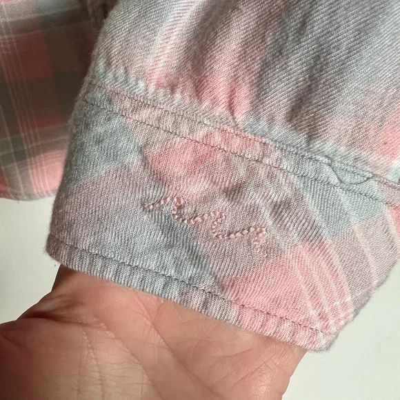 Faherty Women’s Malibu Shirt - Picture 5 of 6